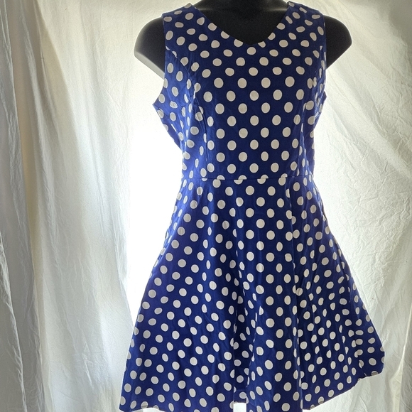 Cute Polkadot Dress NWT - Picture 8 of 10